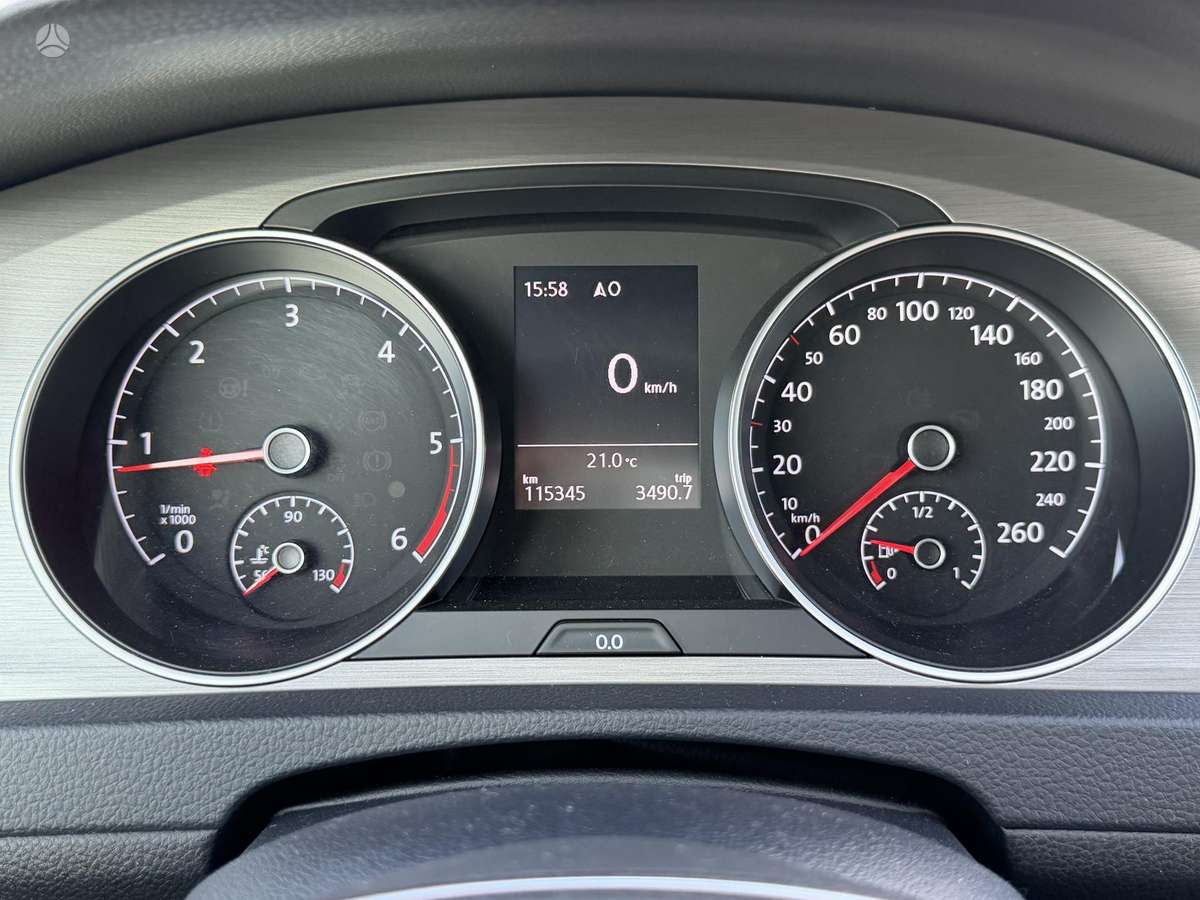 Volkswagen Golf - 10
