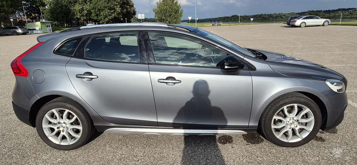 Volvo V40 Cross Country - 3