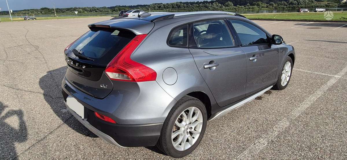 Volvo V40 Cross Country - 4