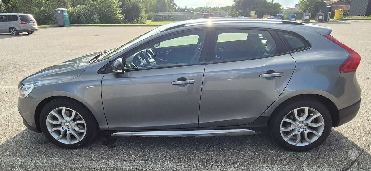Volvo V40 Cross Country - 7