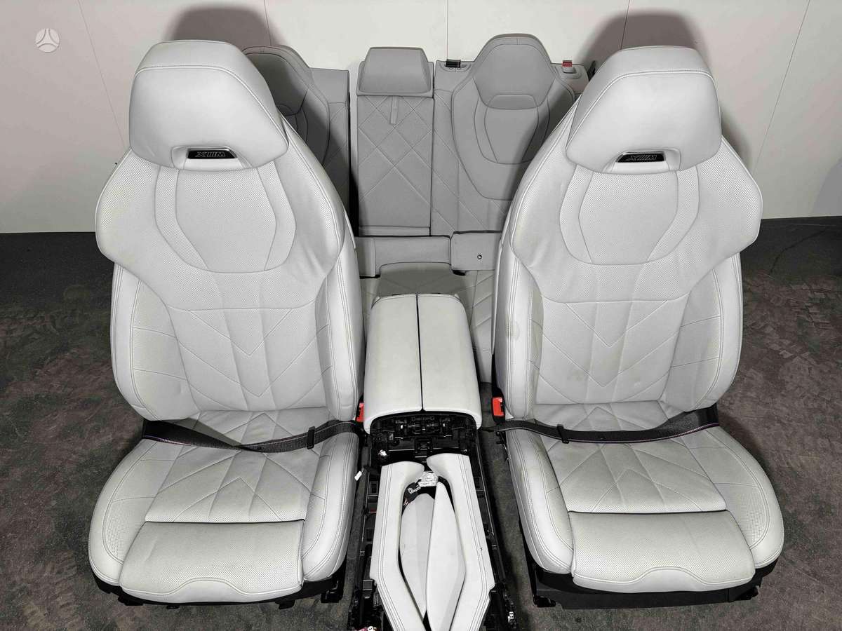 BMW XM kėbulo dalys