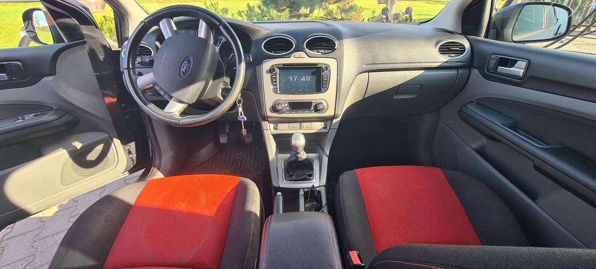 Ford Focus, 1.6 l., hatchback