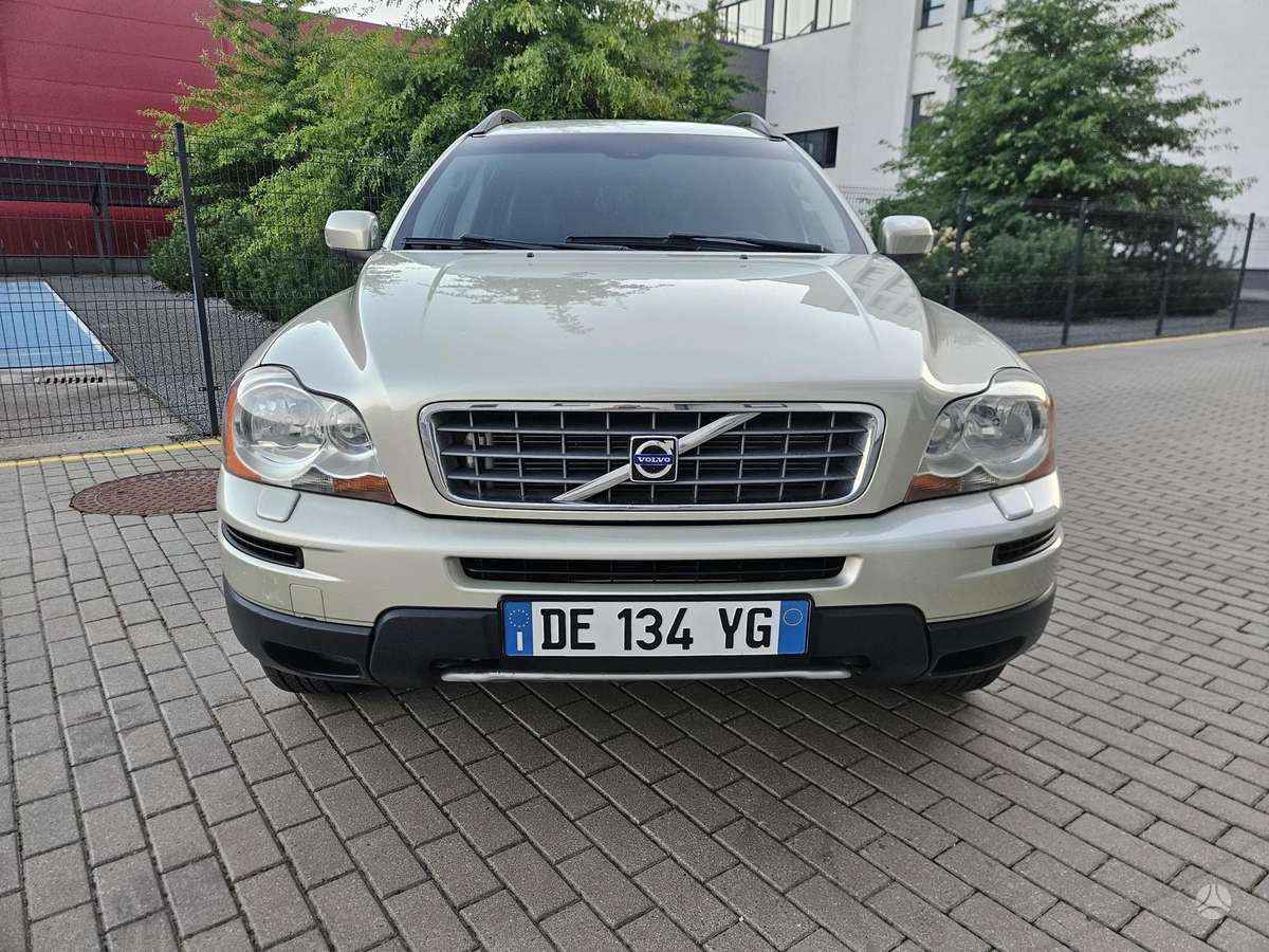 Volvo XC90 - 8