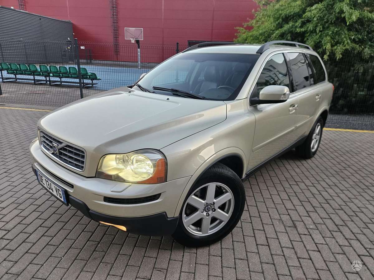 Volvo XC90 - 1