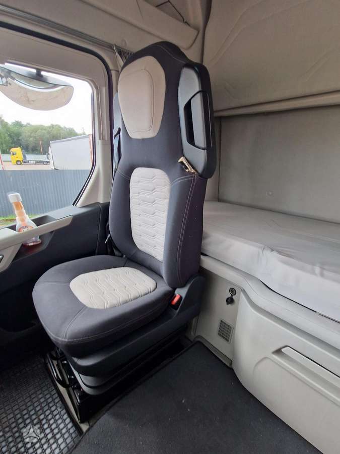 Ford F-MAX, double sleeper