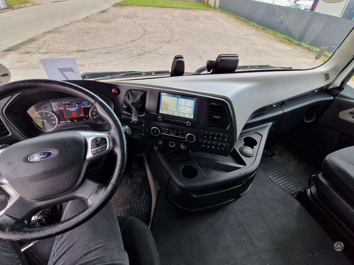 Ford F-MAX, double sleeper