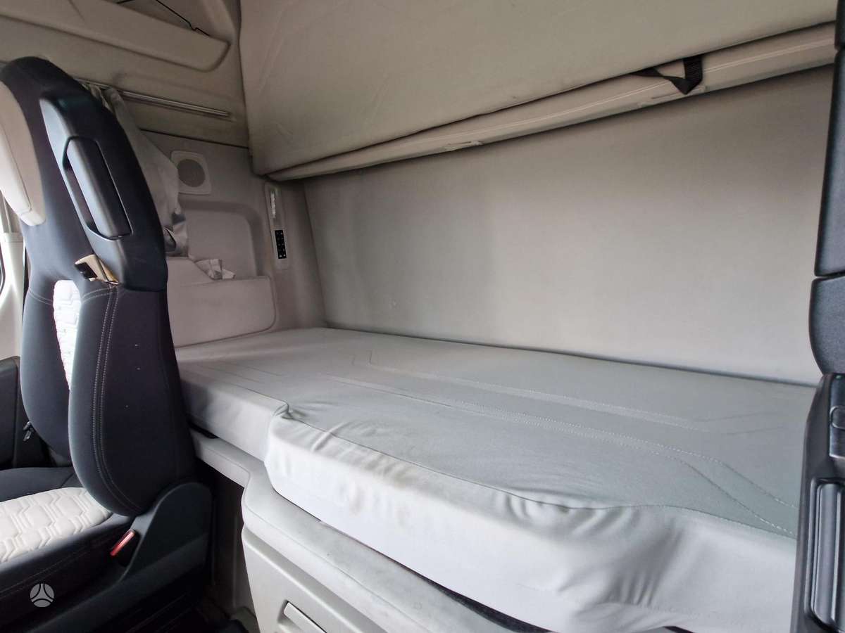 Ford F-MAX, double sleeper