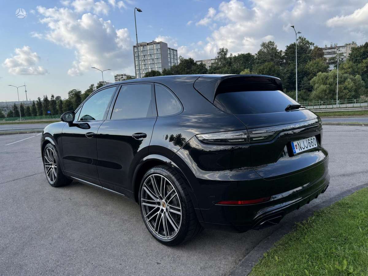 Porsche Cayenne - 2