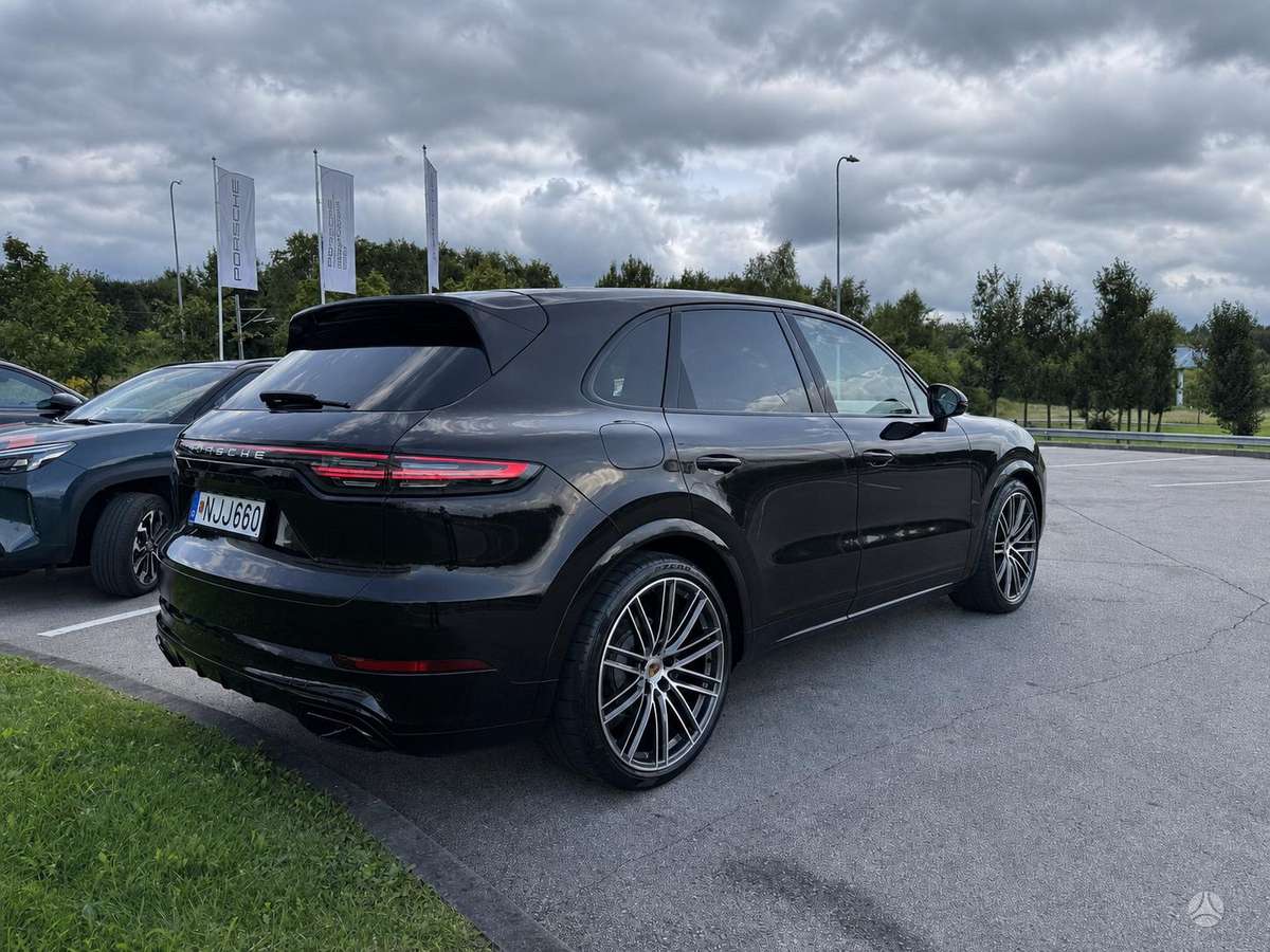 Porsche Cayenne - 6