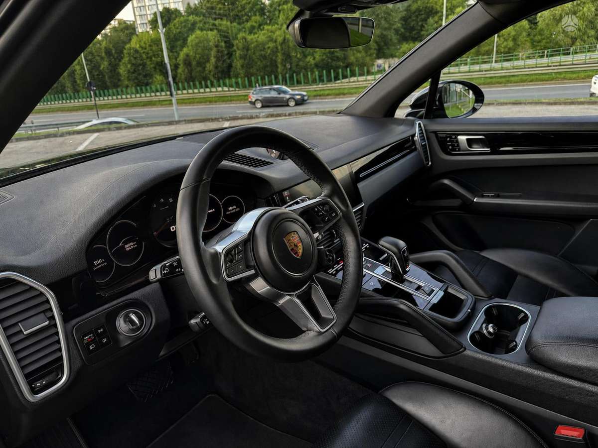 Porsche Cayenne - 8