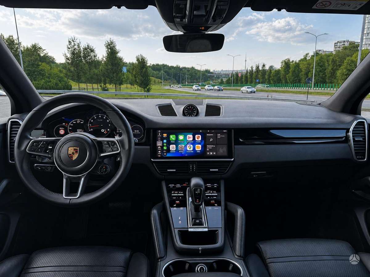 Porsche Cayenne - 7
