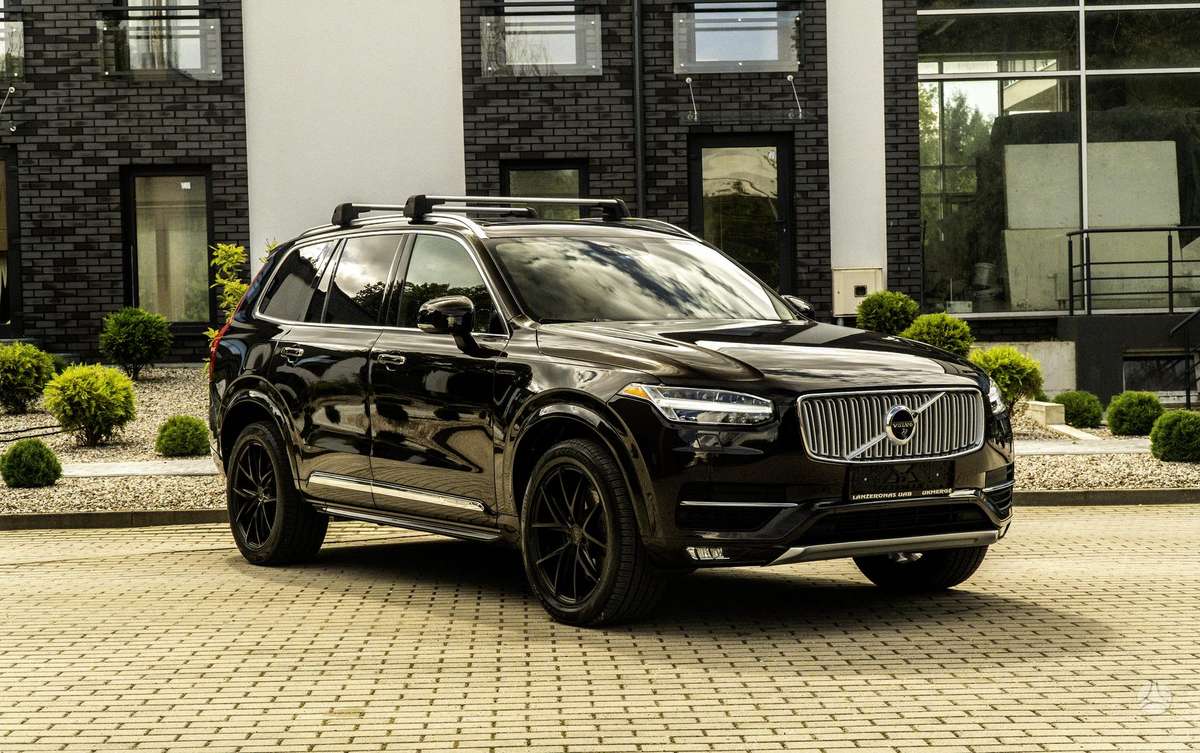 Volvo XC90 - 1