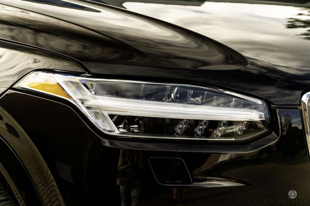 Volvo XC90 - 9