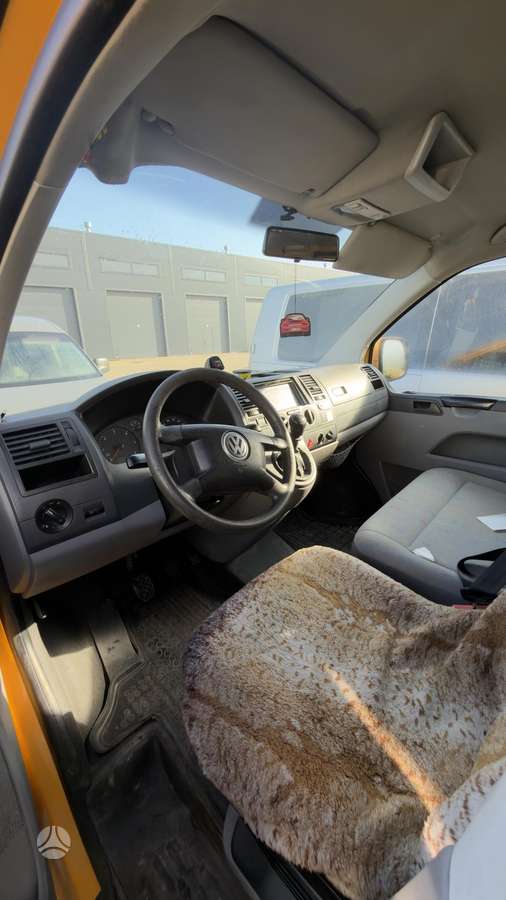 Volkswagen Transporter - 4