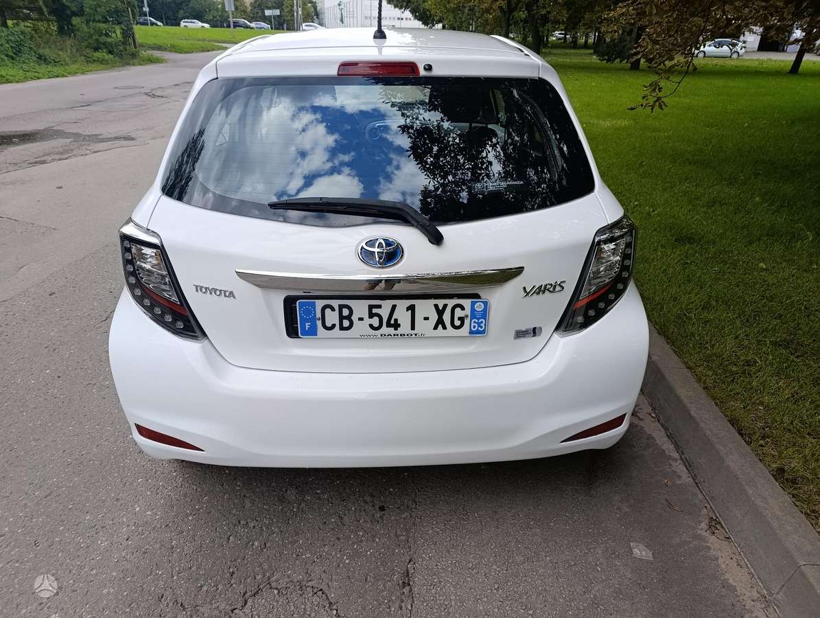 Toyota Yaris - 4