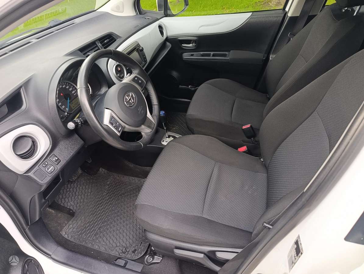 Toyota Yaris - 8