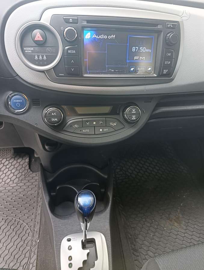 Toyota Yaris - 12