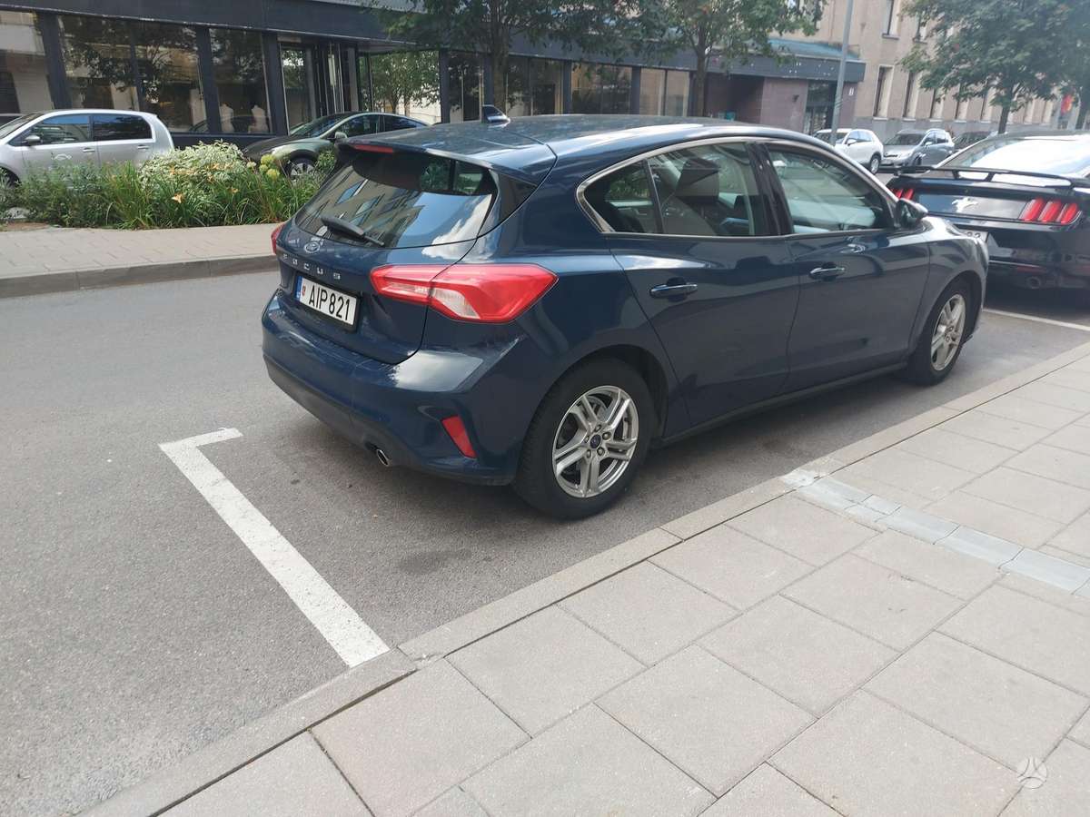 Ford Focus, 1.0 l., Хэтчбек