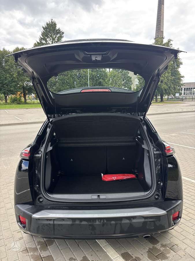 Peugeot 2008 - 8