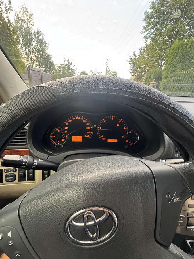 Toyota Avensis - 6