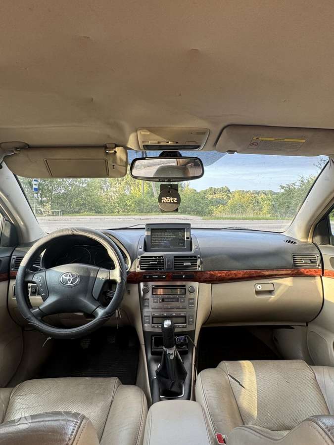 Toyota Avensis - 5