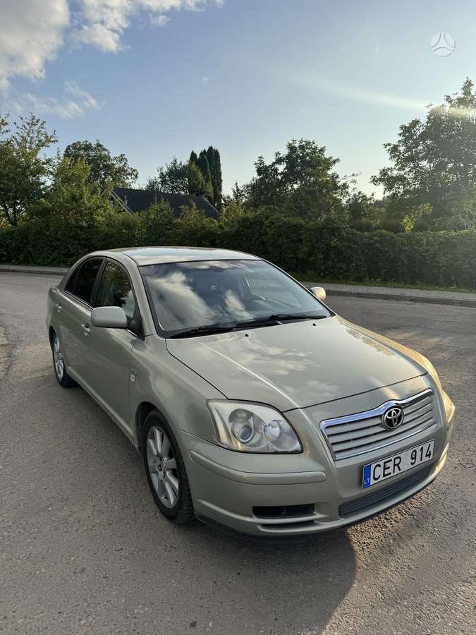 Toyota Avensis - 1