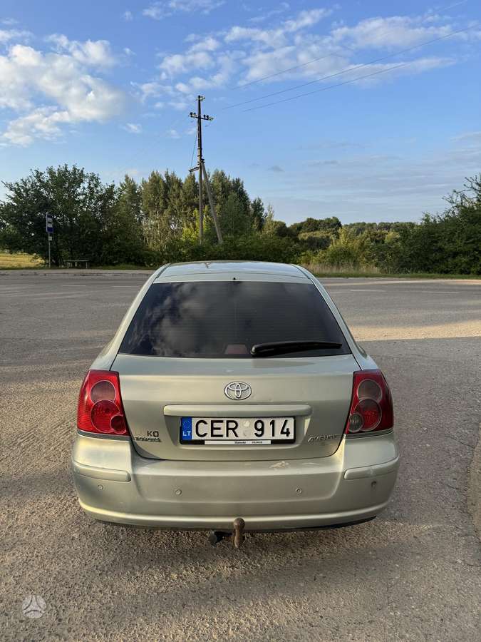 Toyota Avensis - 4