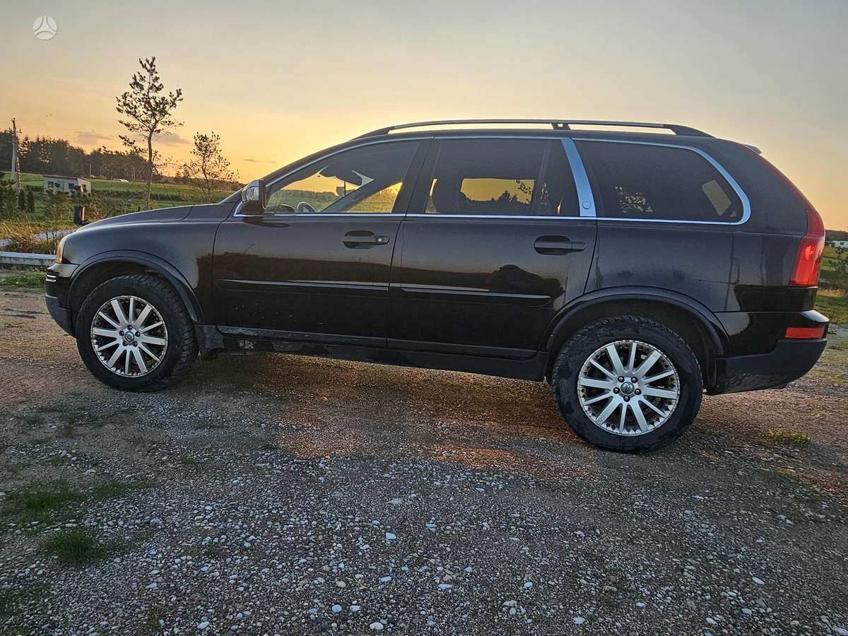 Volvo XC90 - 1