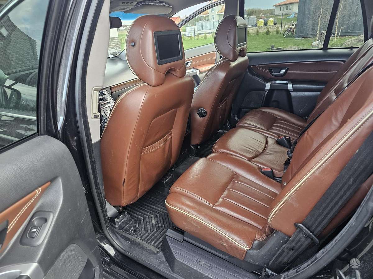 Volvo XC90 - 9