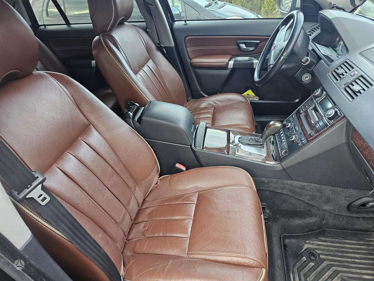 Volvo XC90 - 10