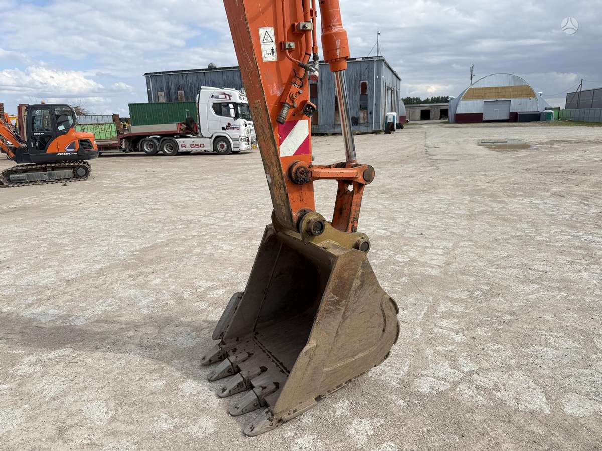 Hitachi ZX 140 W, excavator