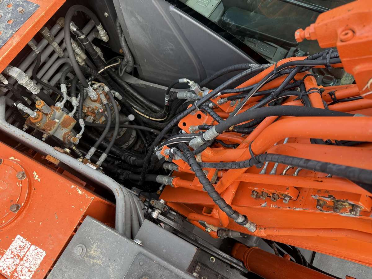 Hitachi ZX 140 W, excavator