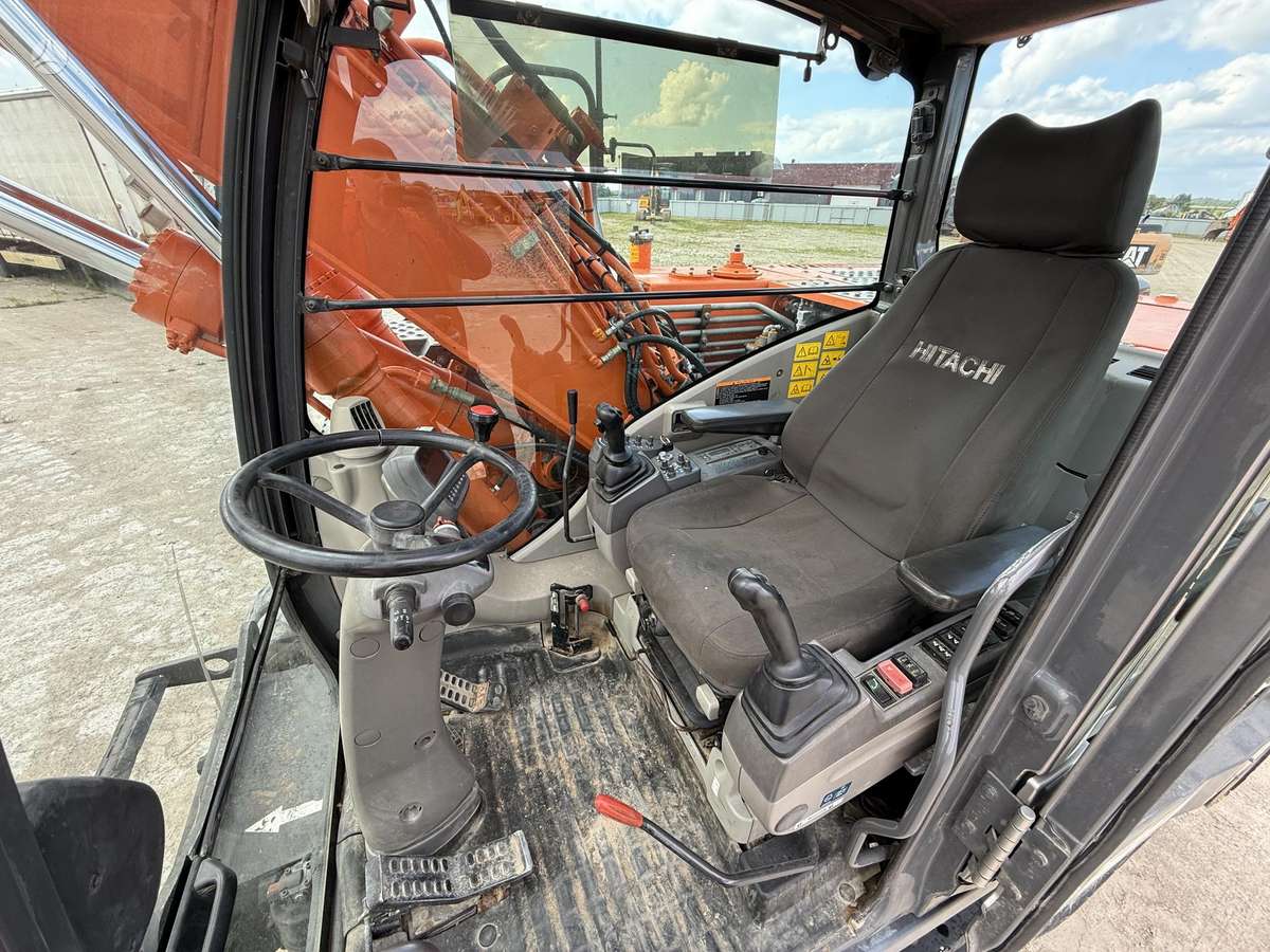 Hitachi ZX 140 W, excavator