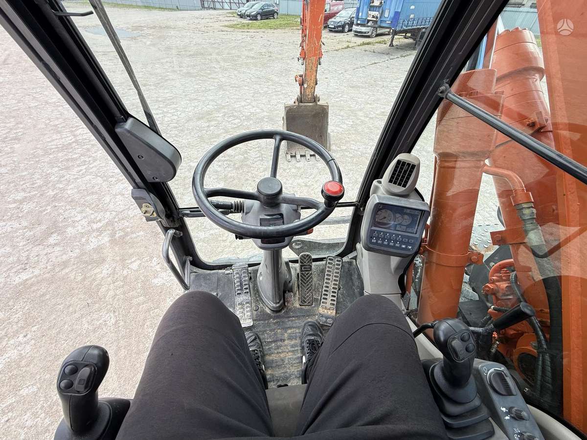 Hitachi ZX 140 W, excavator