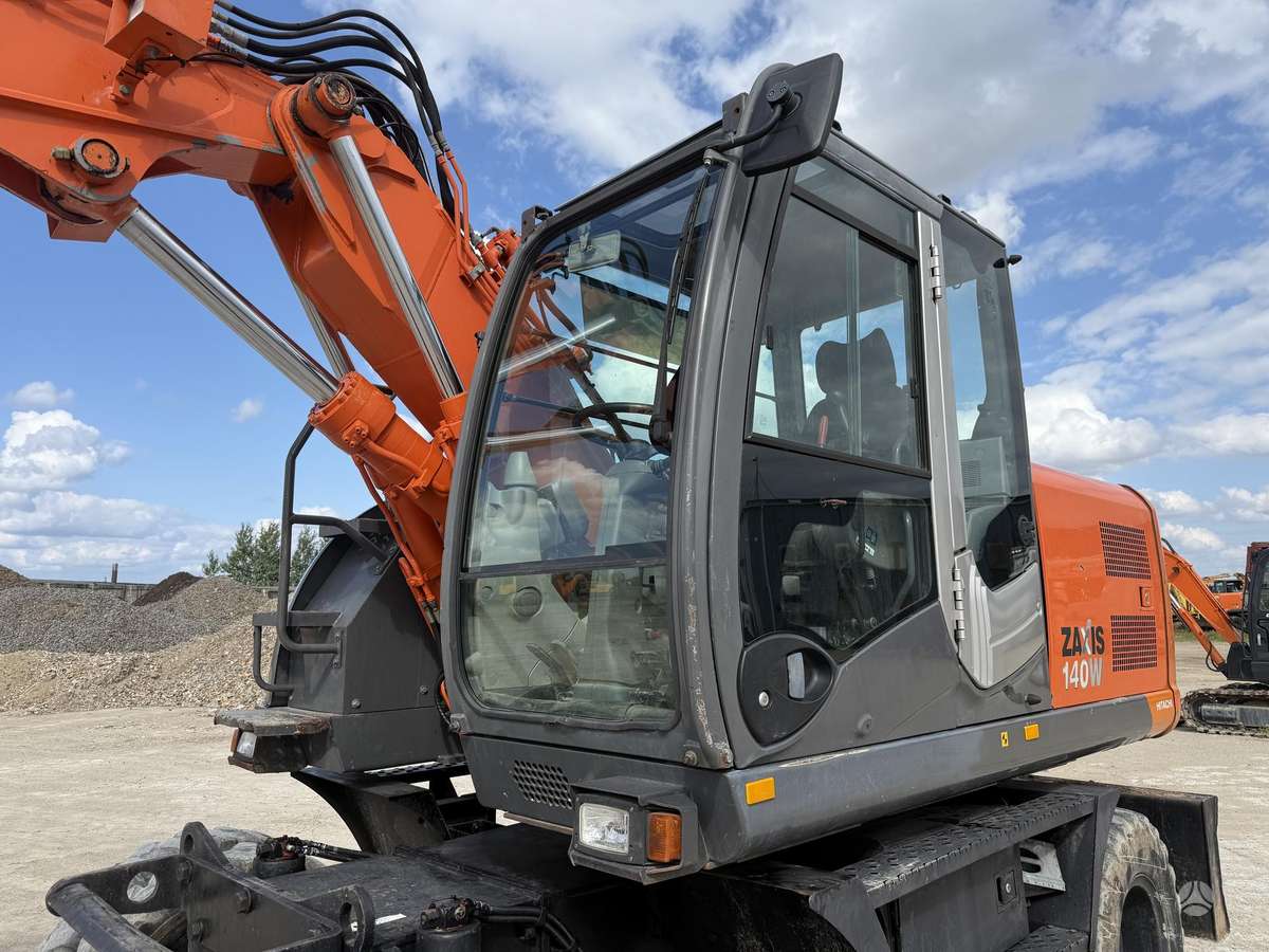 Hitachi ZX 140 W, excavator