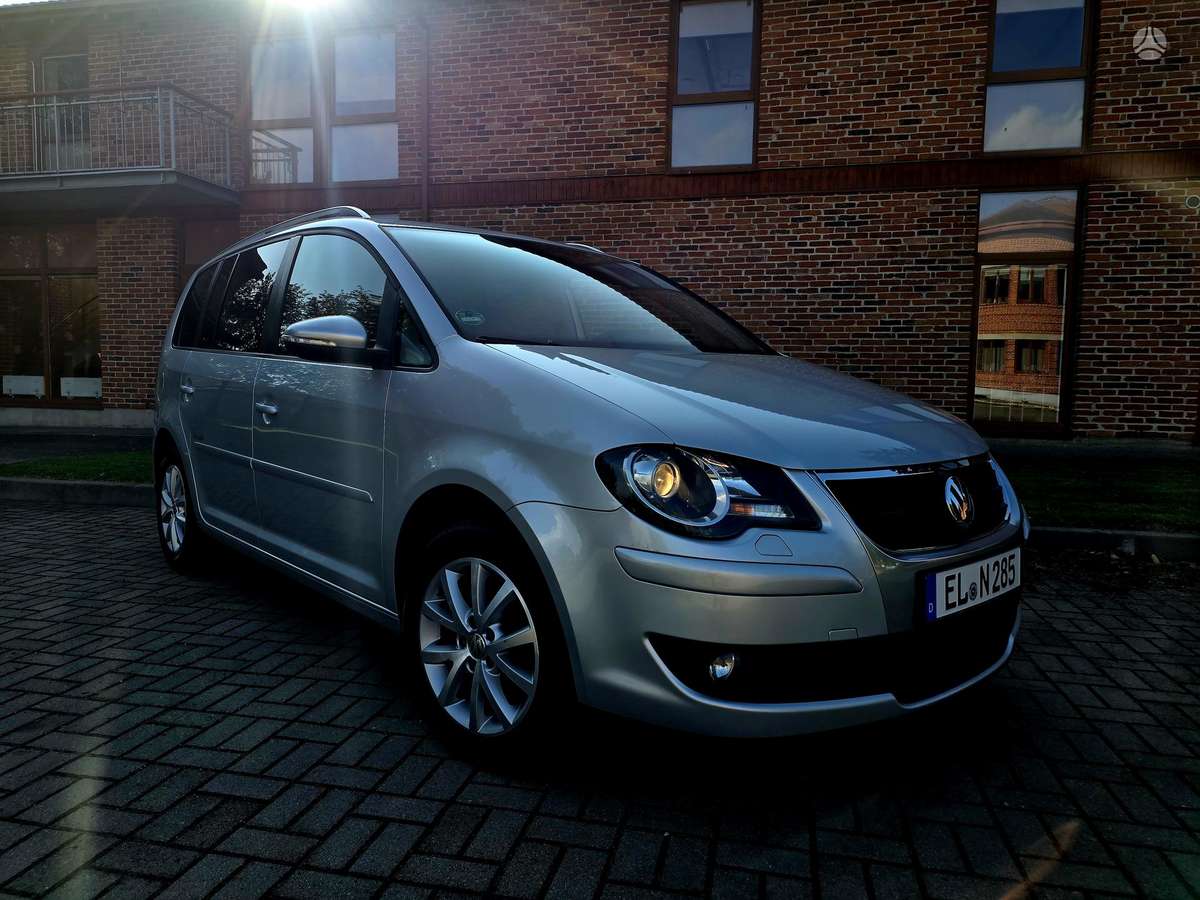 Volkswagen Touran - 2