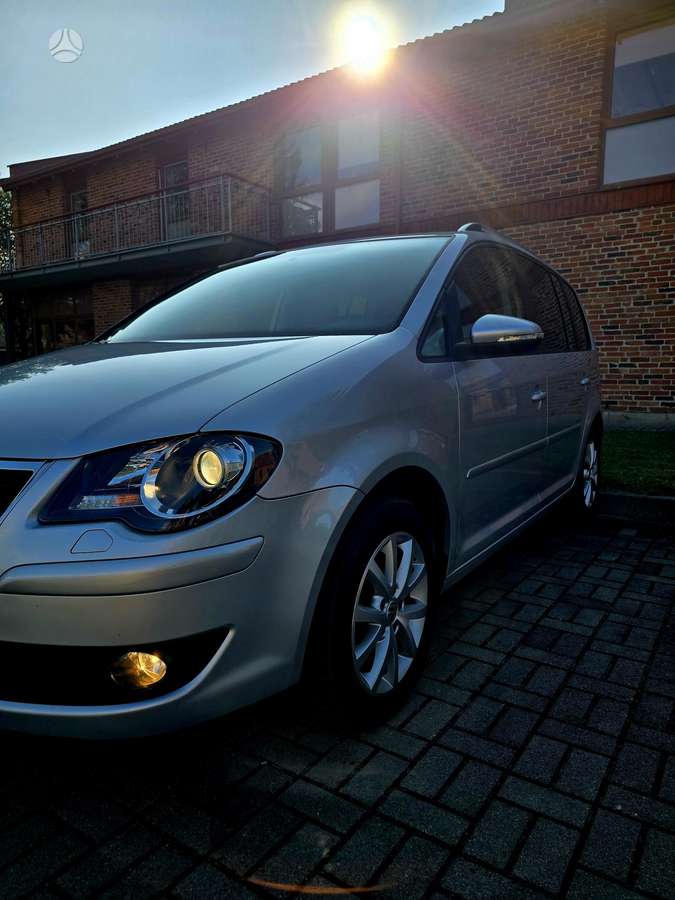 Volkswagen Touran - 9