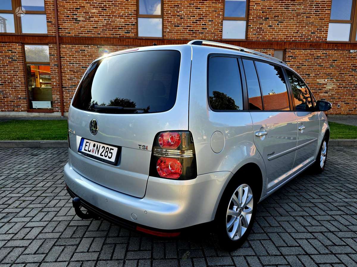 Volkswagen Touran - 8