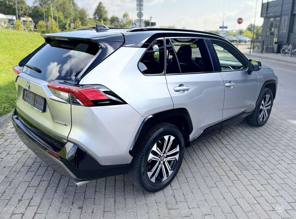 Toyota RAV4 - 10