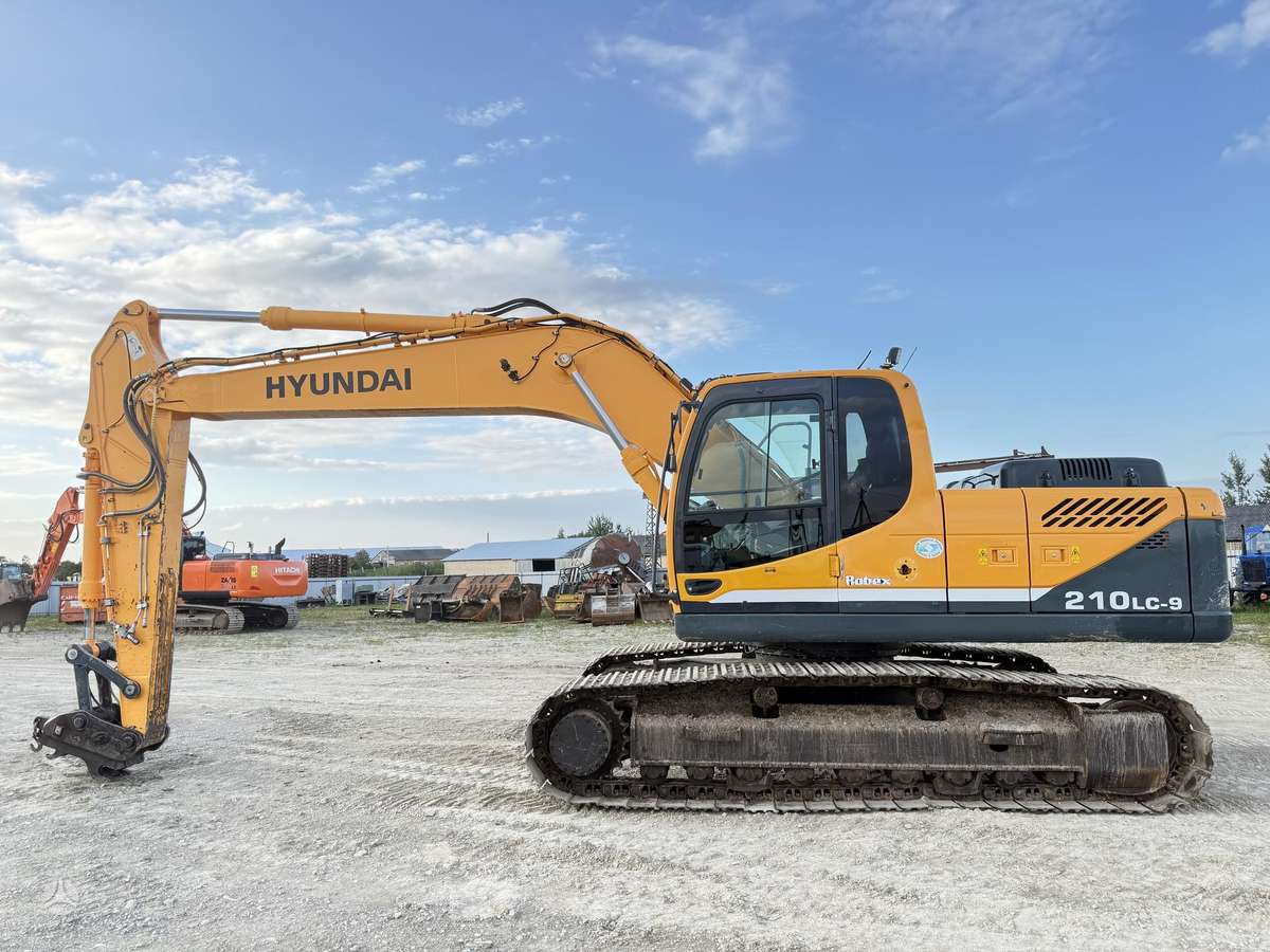 Hyundai Robex 210 LC-9, excavator