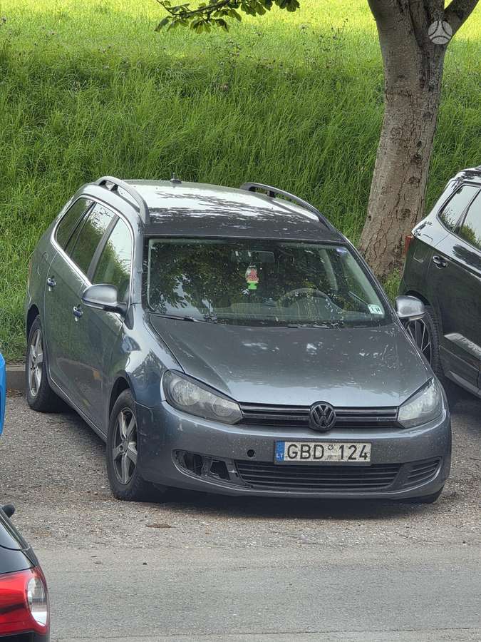 Volkswagen Jetta - 1