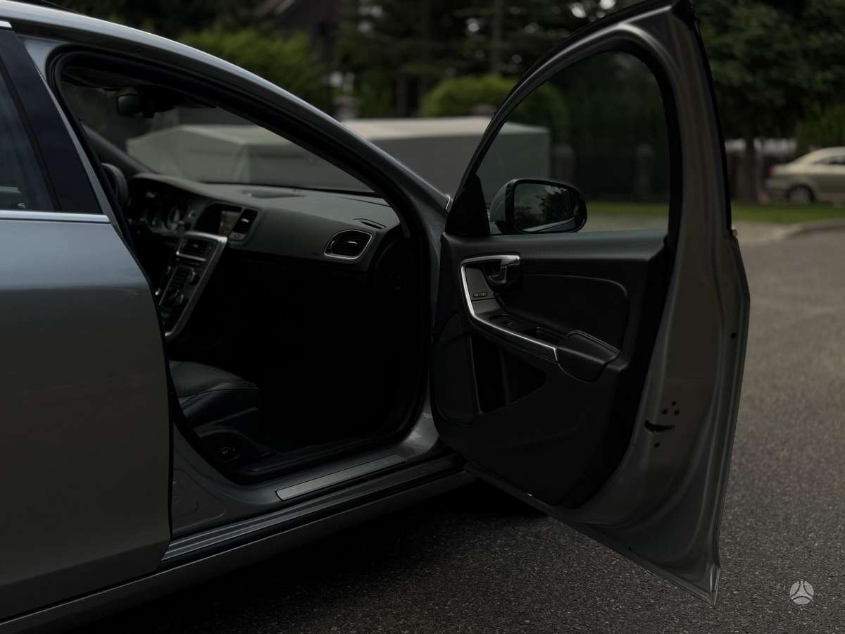 Volvo V60, 2.4 l., Универсал