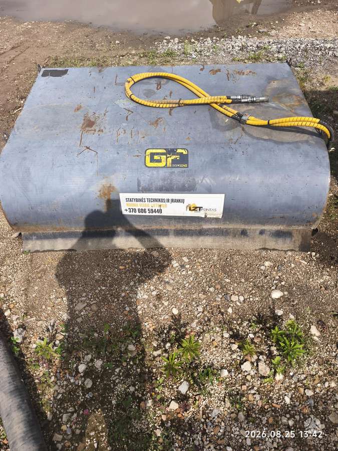 GF Gordini Sw180, brooms / brushes