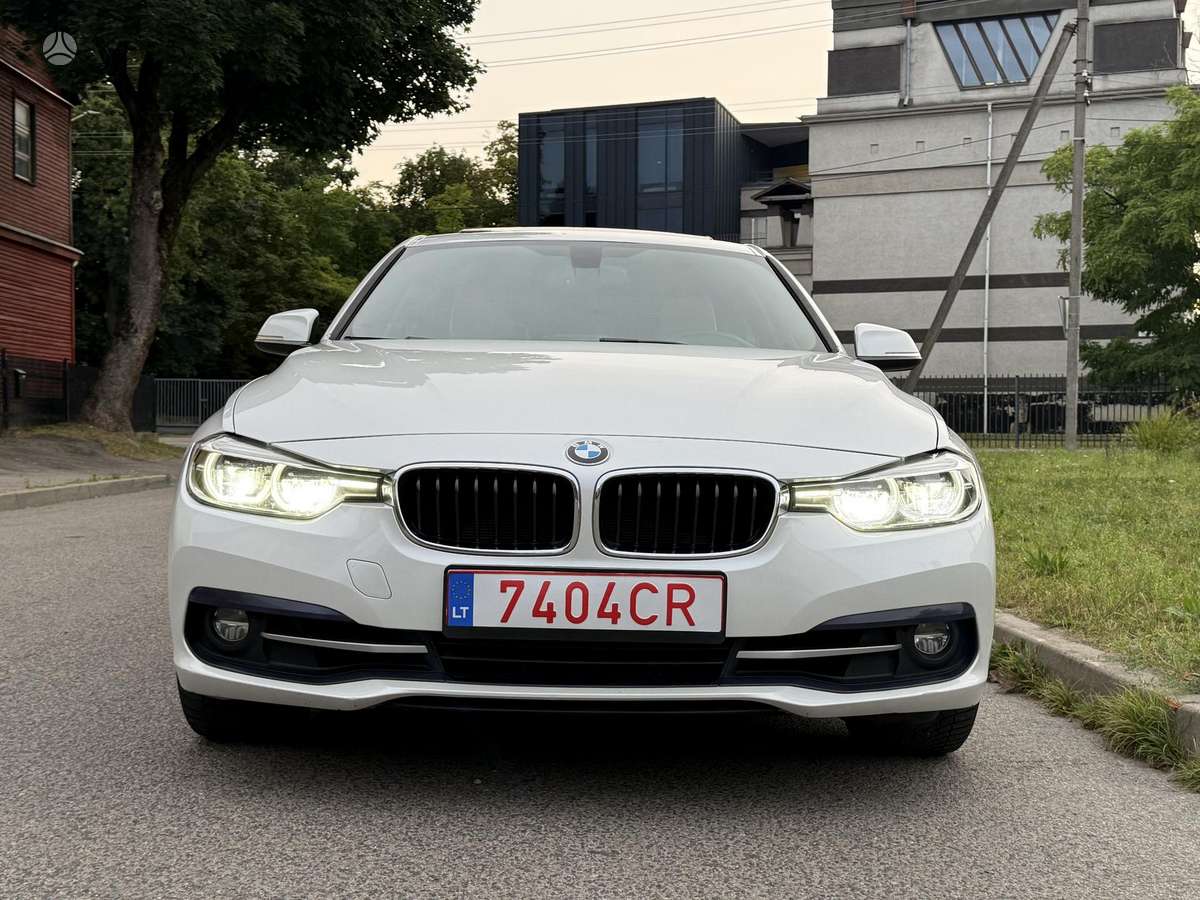 BMW 330, 2.0 l., Седан