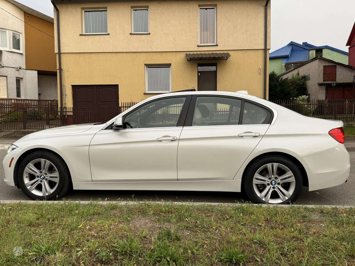 BMW 330, 2.0 l., Седан