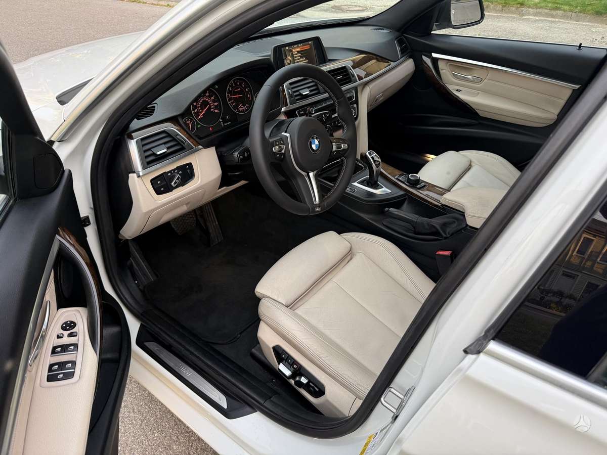 BMW 330, 2.0 l., Седан