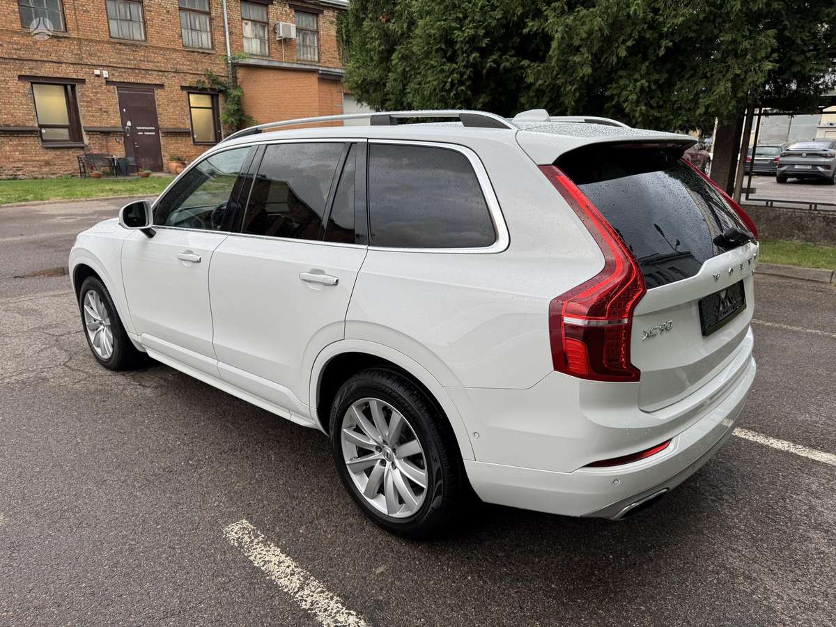 Volvo XC90, 2.0 l., off-road / crossover