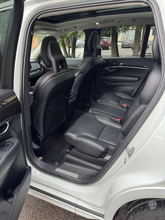 Volvo XC90 - 8