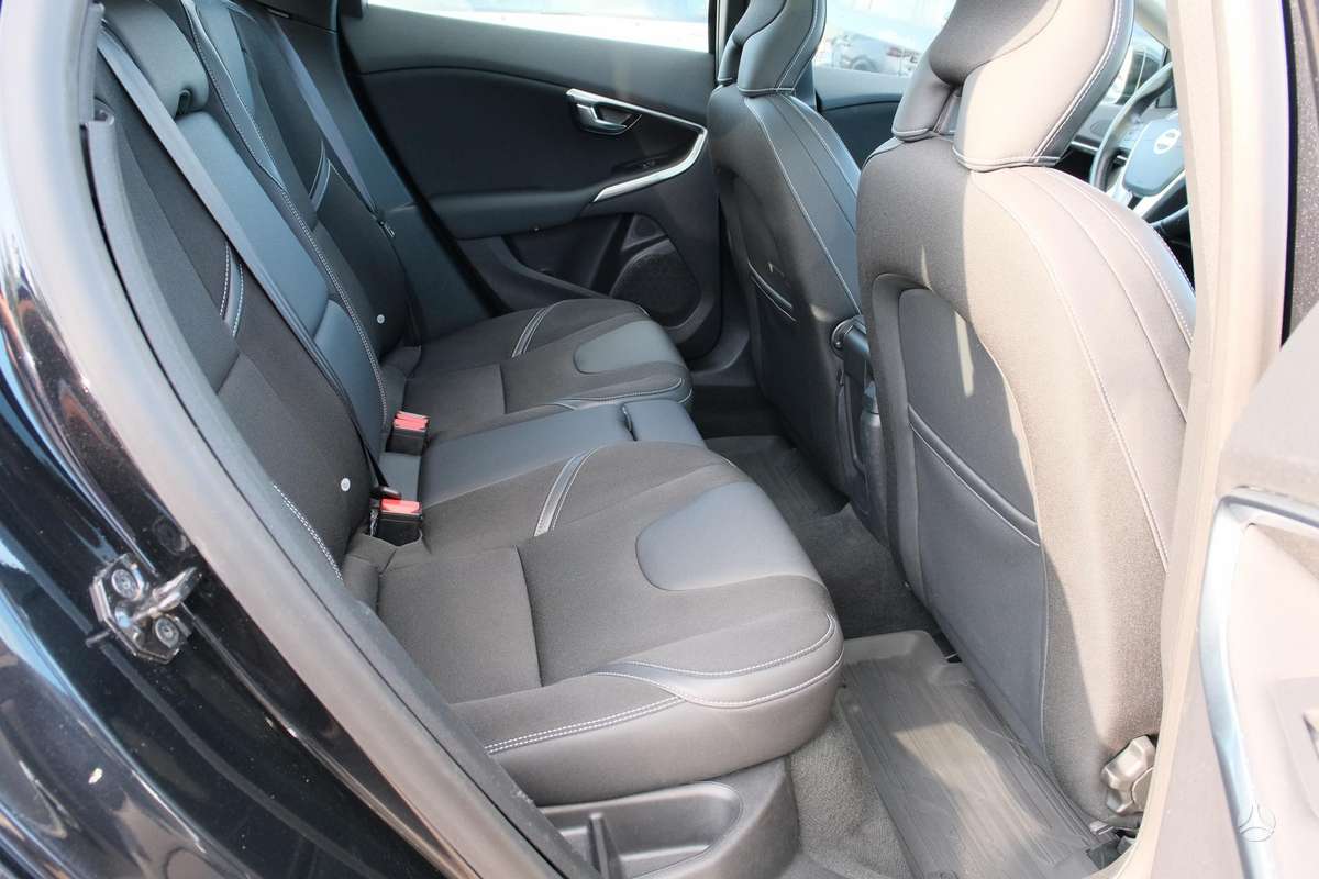 Volvo V40, 1.6 l., Хэтчбек