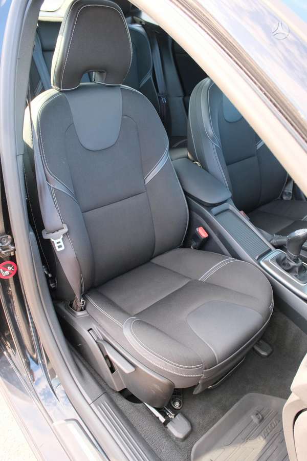 Volvo V40, 1.6 l., Хэтчбек